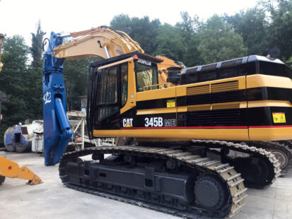 18-Caterpillar-345